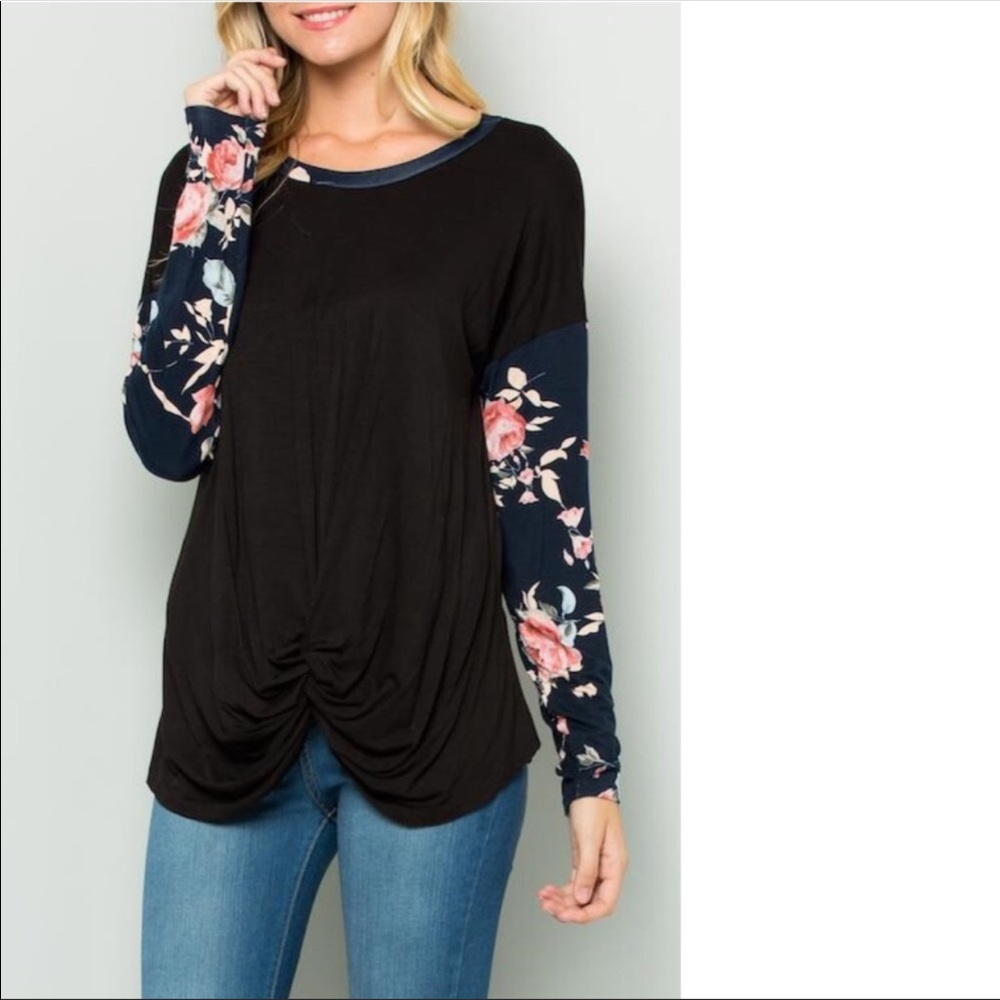 Floral sleeve top with knotted hem